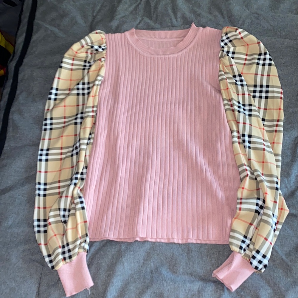 Pink sweater with plaid 💗